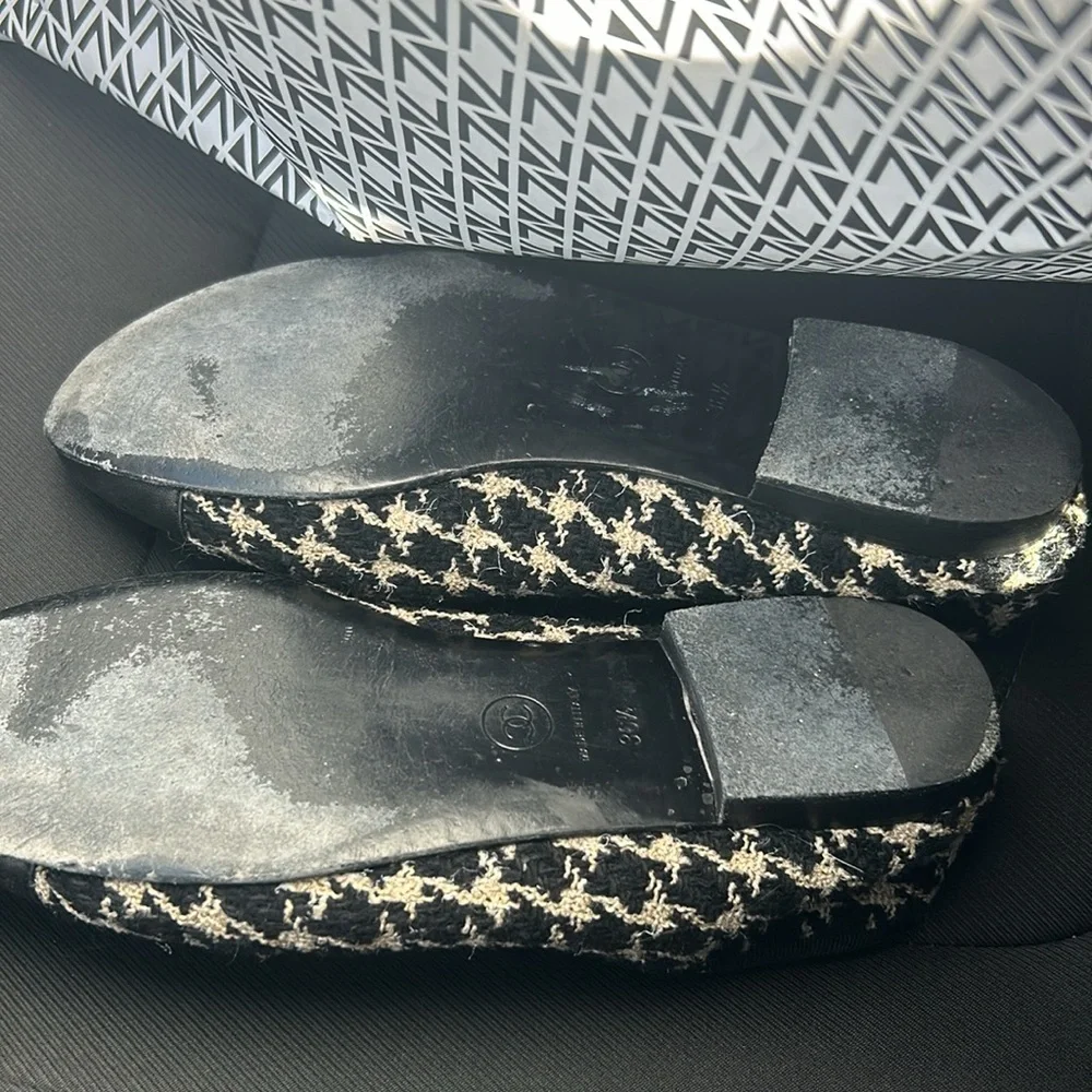 $100 v e nmo Chanel vintage ballet flats - Picture 2 of 6